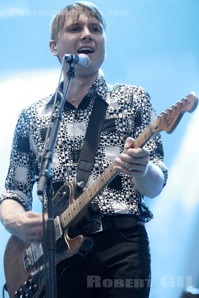 FRANZ FERDINAND - 2013-08-23 - SAINT CLOUD - Domaine National - Grande Scene - 